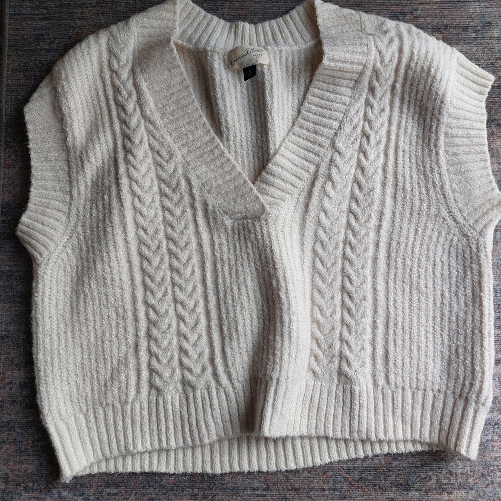 Sweater vest